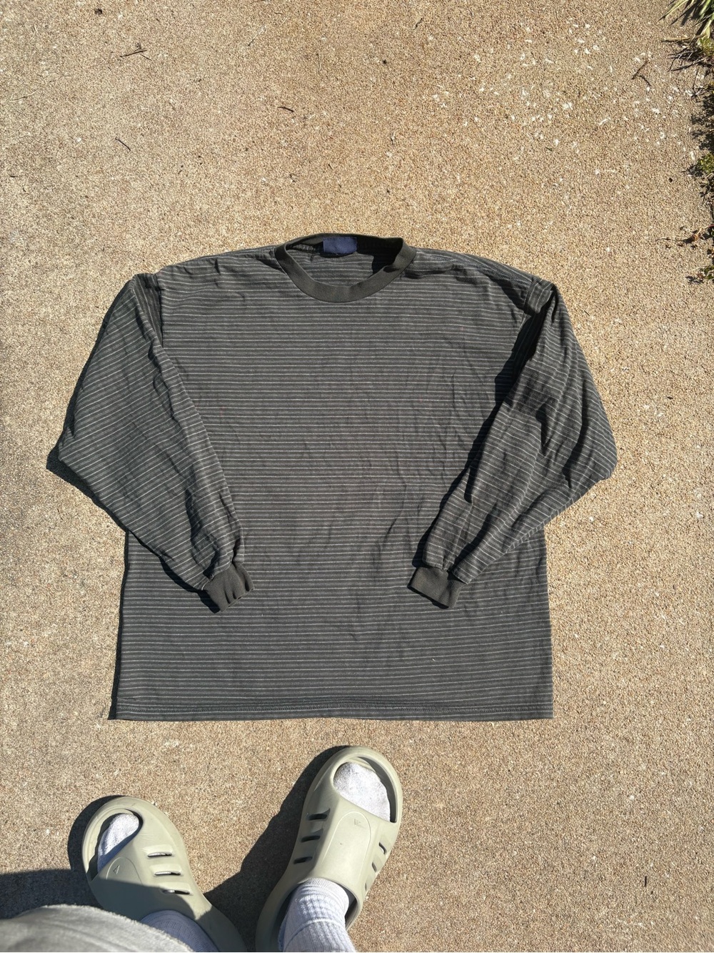 Puritan 2000s grunge style white and grey striped long sleeve tee
